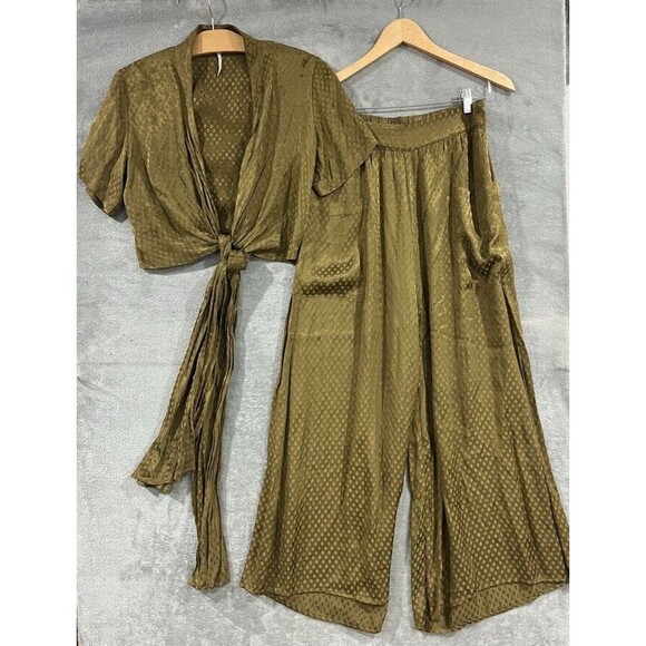 Free People Morning Dove 2pc Set Green Satin Wrap Tie Top Wide Leg Crop Pant Sm - Picture 2 of 13